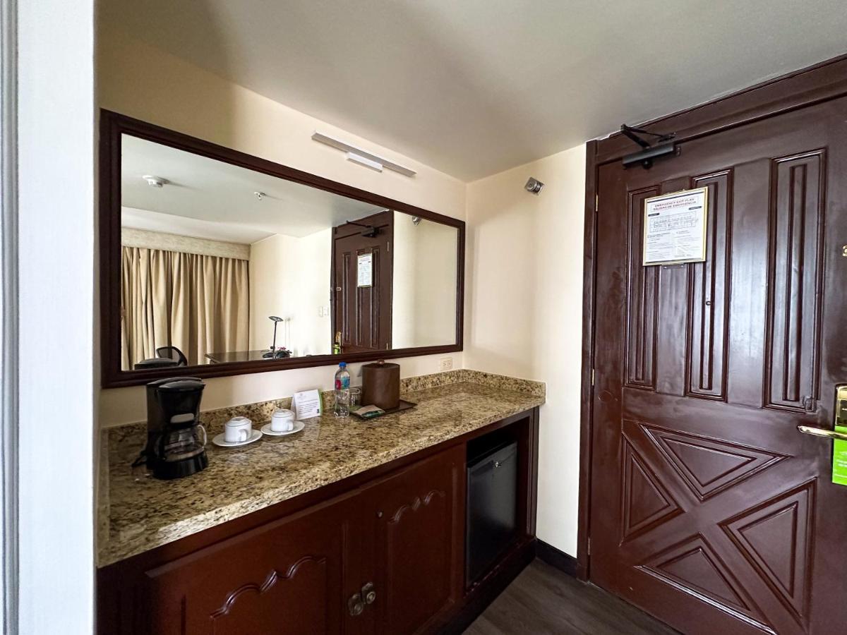 La Quinta By Wyndham Quito Hotel Ngoại thất bức ảnh