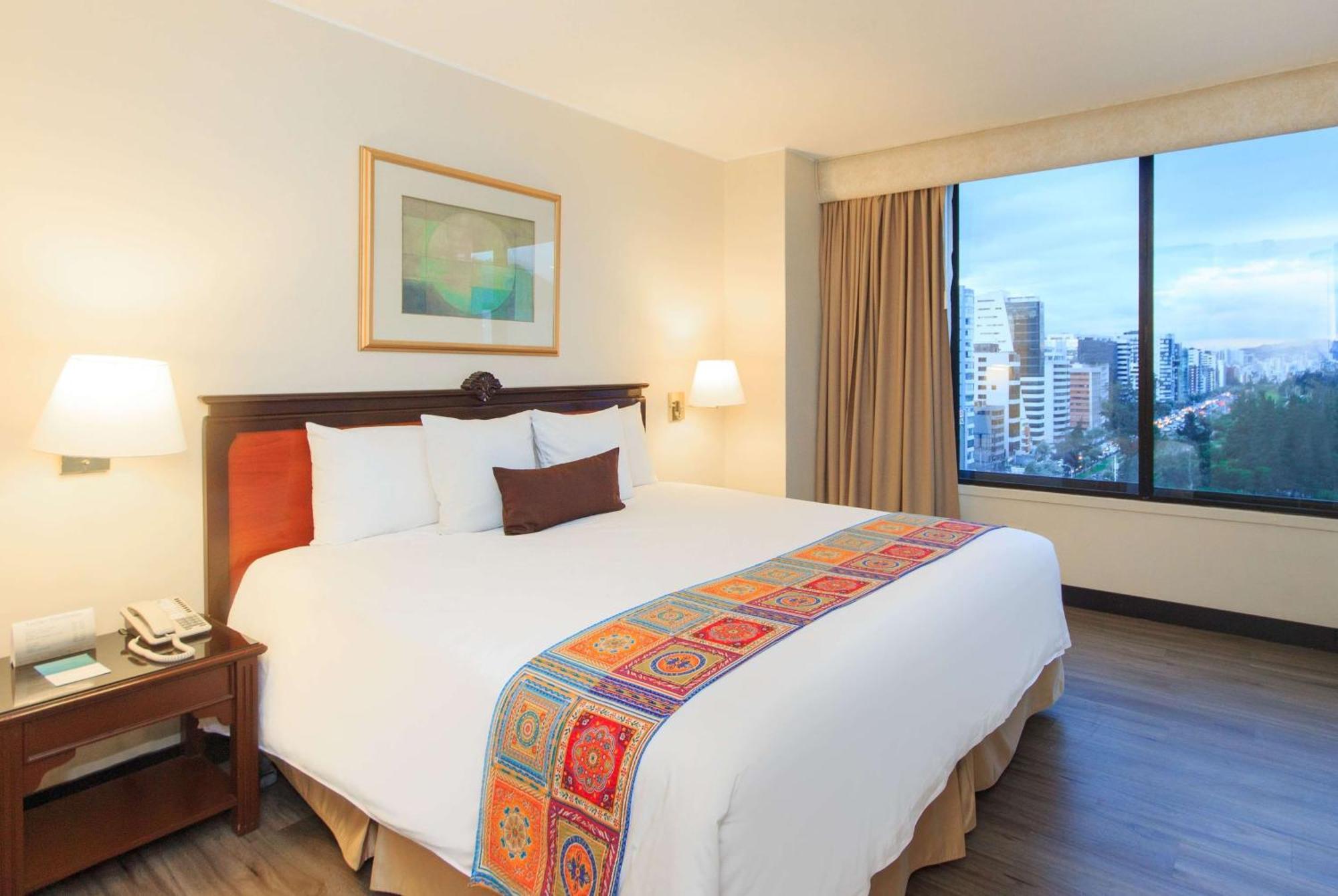 La Quinta By Wyndham Quito Hotel Ngoại thất bức ảnh
