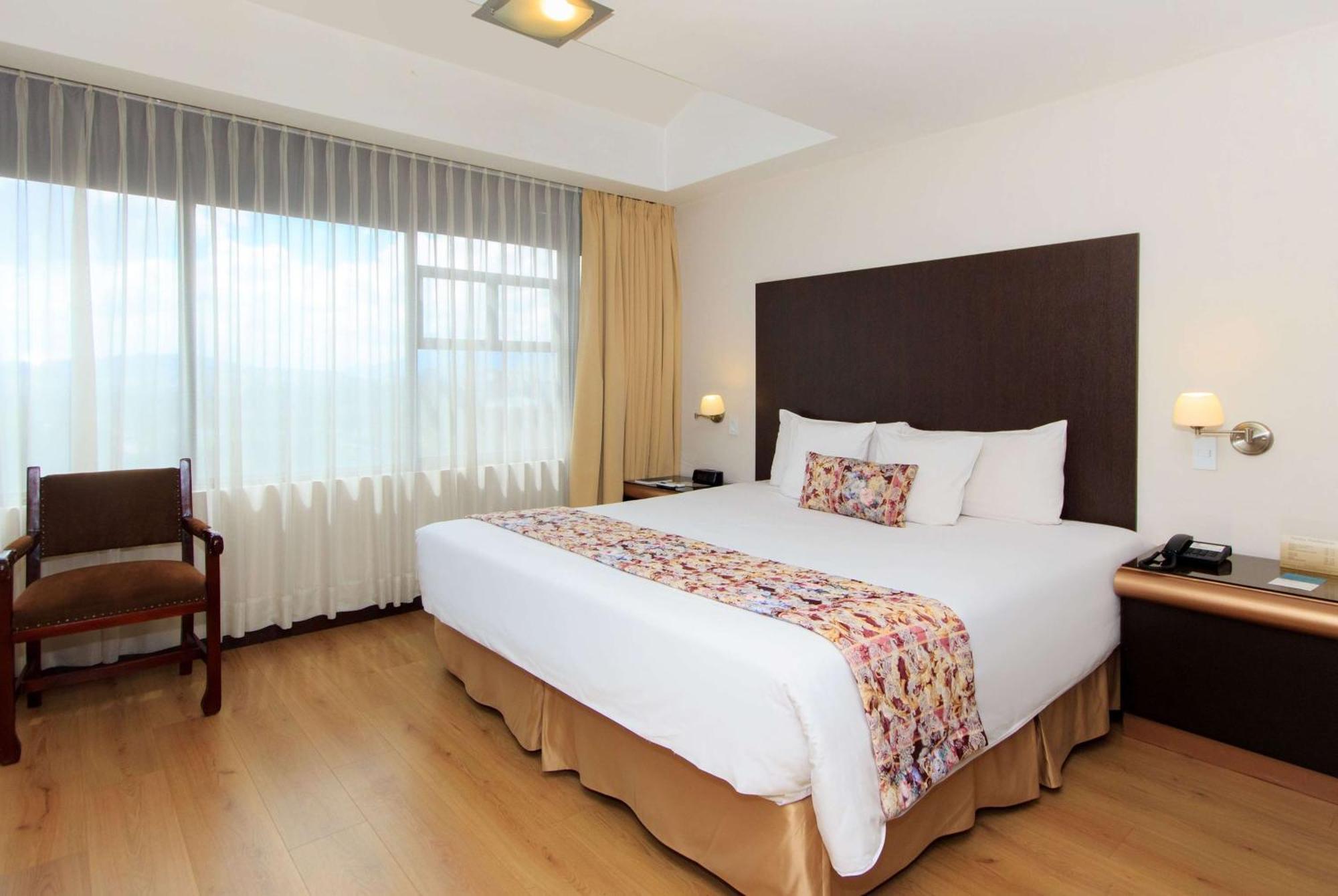 La Quinta By Wyndham Quito Hotel Ngoại thất bức ảnh